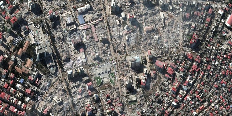 Depremin boyutu ortaya çıktı: Asrın felaketinin öncesi ve sonrası uzaydan böyle görüntülendi… 37