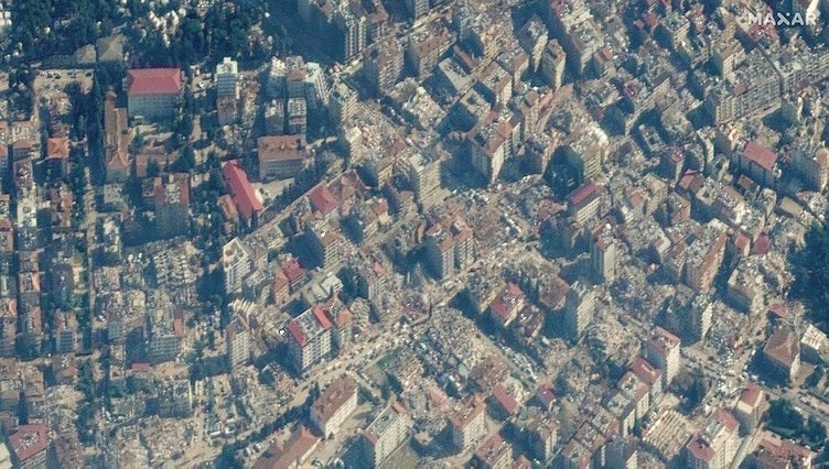 Depremin boyutu ortaya çıktı: Asrın felaketinin öncesi ve sonrası uzaydan böyle görüntülendi… 24