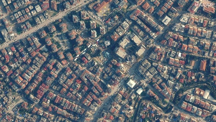 Depremin boyutu ortaya çıktı: Asrın felaketinin öncesi ve sonrası uzaydan böyle görüntülendi… 19