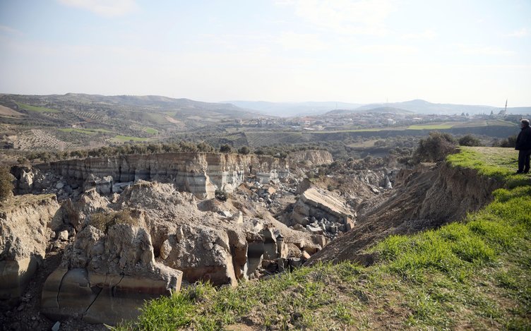 'Dünyanın iki parçası kaydı!' Batılı uzmanlar o soruya yanıt verdi: Sarsıntı neden bu kadar geniş alana yayıldı? 1