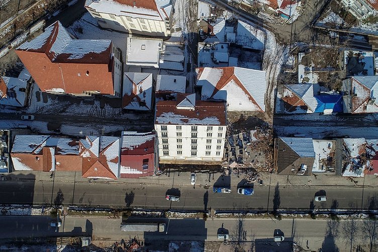 Camları bile kırılmamıştı! Türkiye'nin konuştuğu o binanın neden yan yattığı ortaya çıktı 9