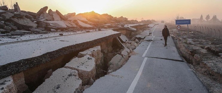 Kandilli Rasathanesi'nden deprem için yeni açıklama! 3 farklı şok: Depremin şiddeti gözler önüne serildi 7
