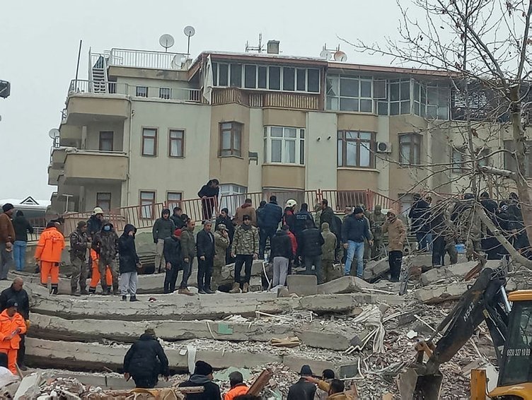 Son dakika: Kahramanmaraş depremi sonrası uzmanlardan peş peşe açıklamalar! 'Felaket çok büyük, 130 atom bombası gücünde 21