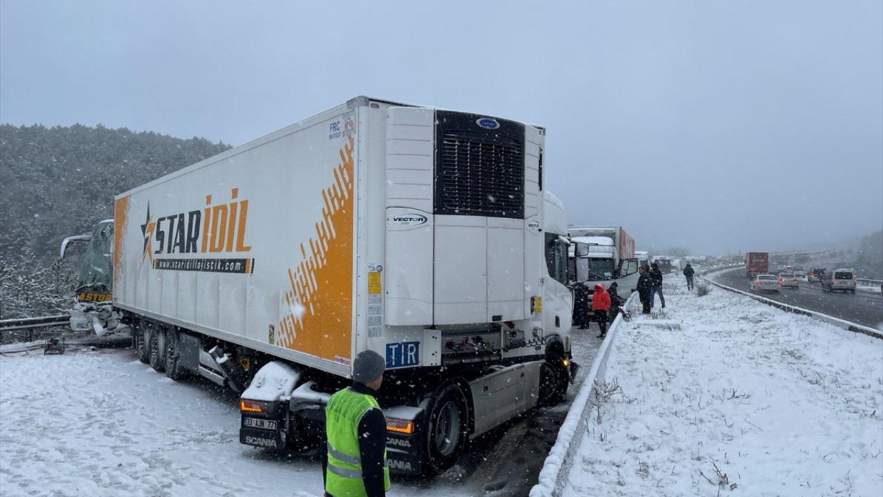 Anadolu Otoyolu'nda zincirleme trafik kazası 15