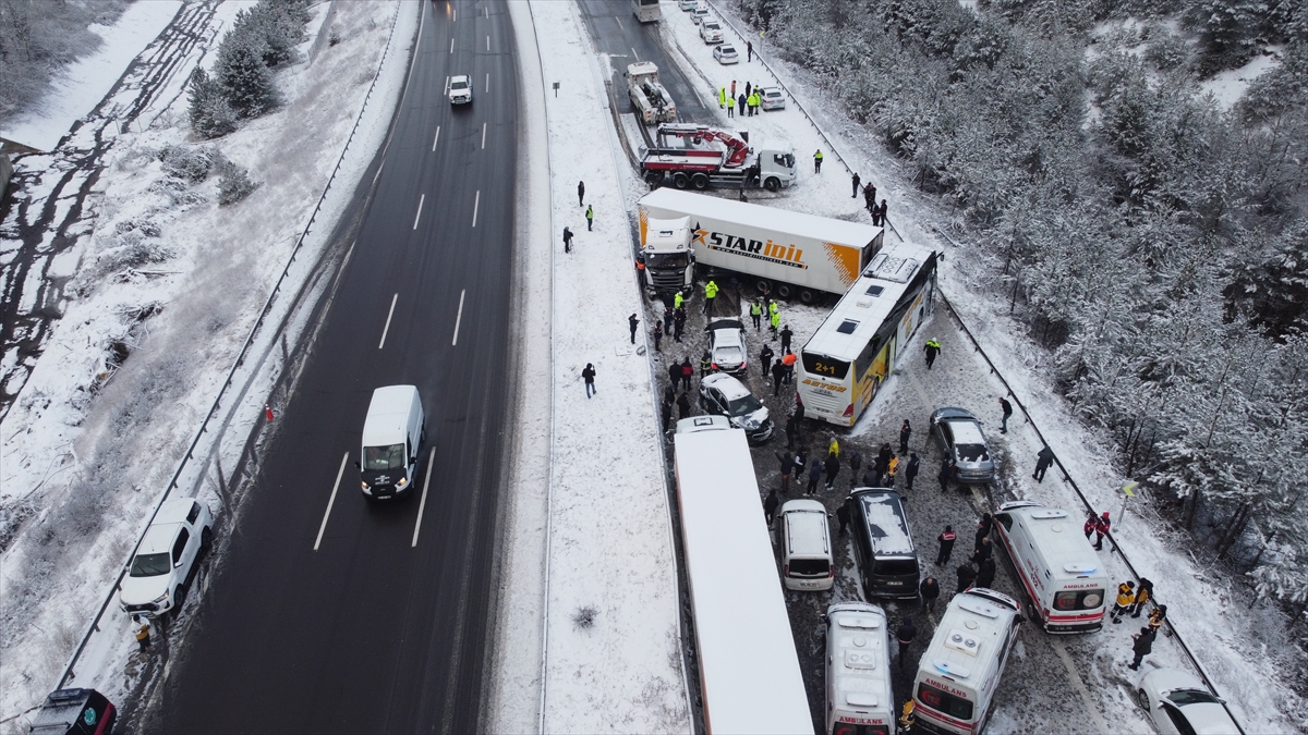 Anadolu Otoyolu'nda zincirleme trafik kazası 11