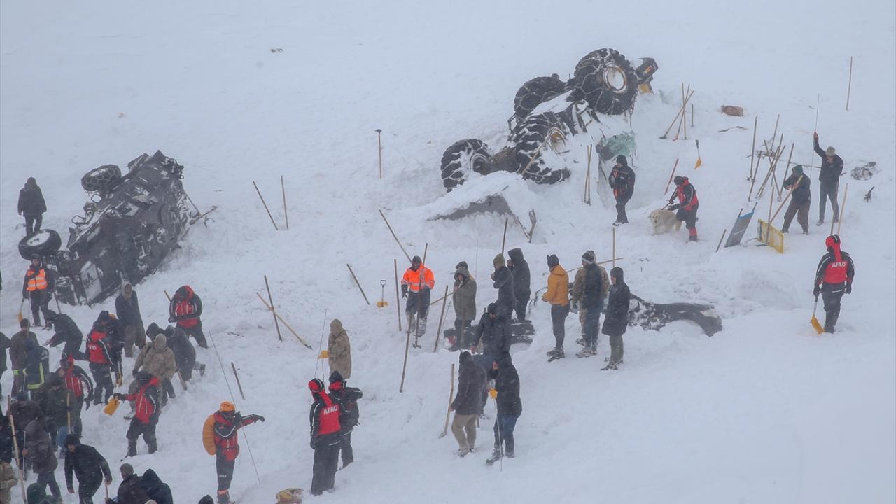 Van'daki çığ faciasının üzerinden 3 yıl geçti 6