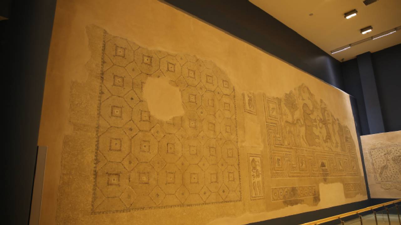 Hatay'da sergilenen mozaikler tarihe ışık tutuyor 3