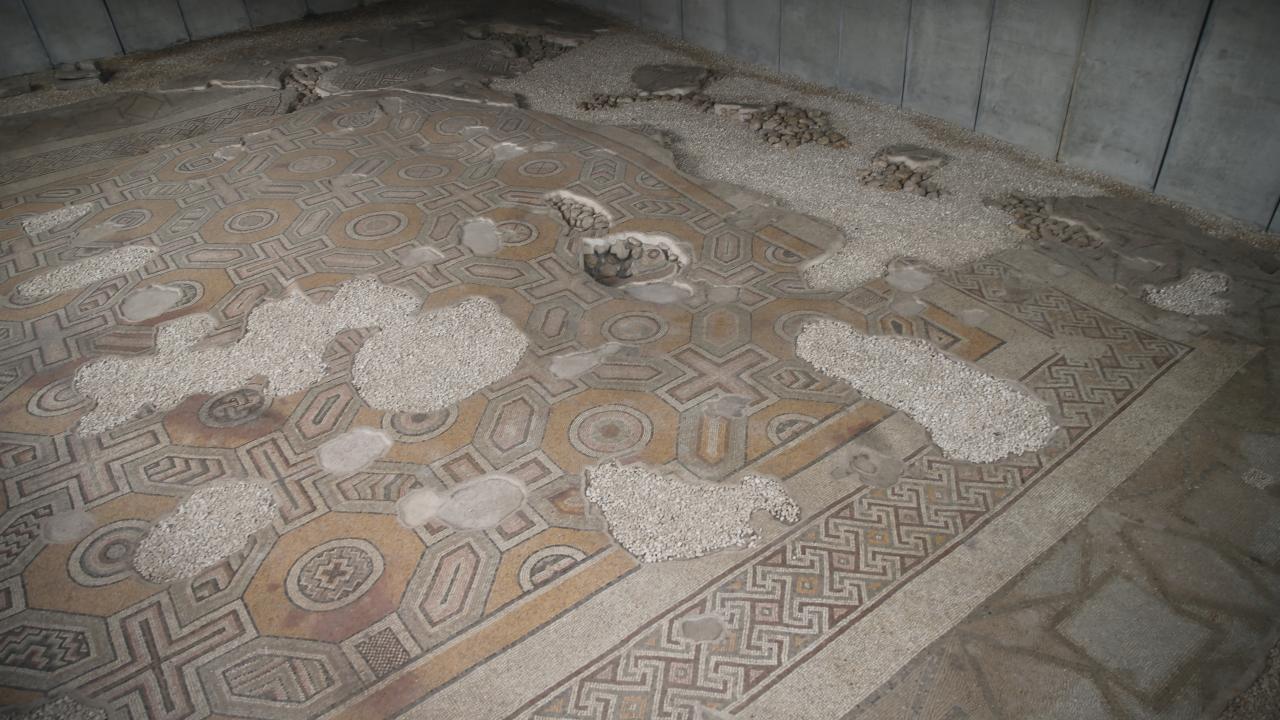 Hatay'da sergilenen mozaikler tarihe ışık tutuyor 14