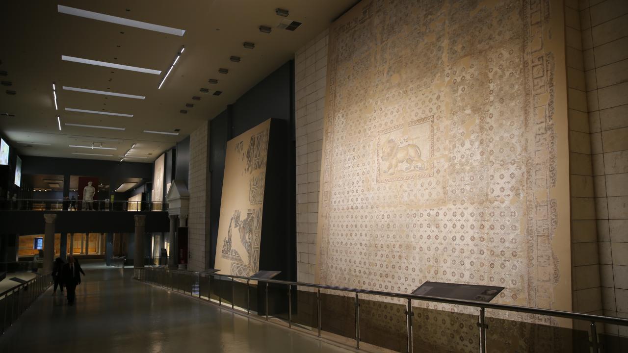 Hatay'da sergilenen mozaikler tarihe ışık tutuyor 11