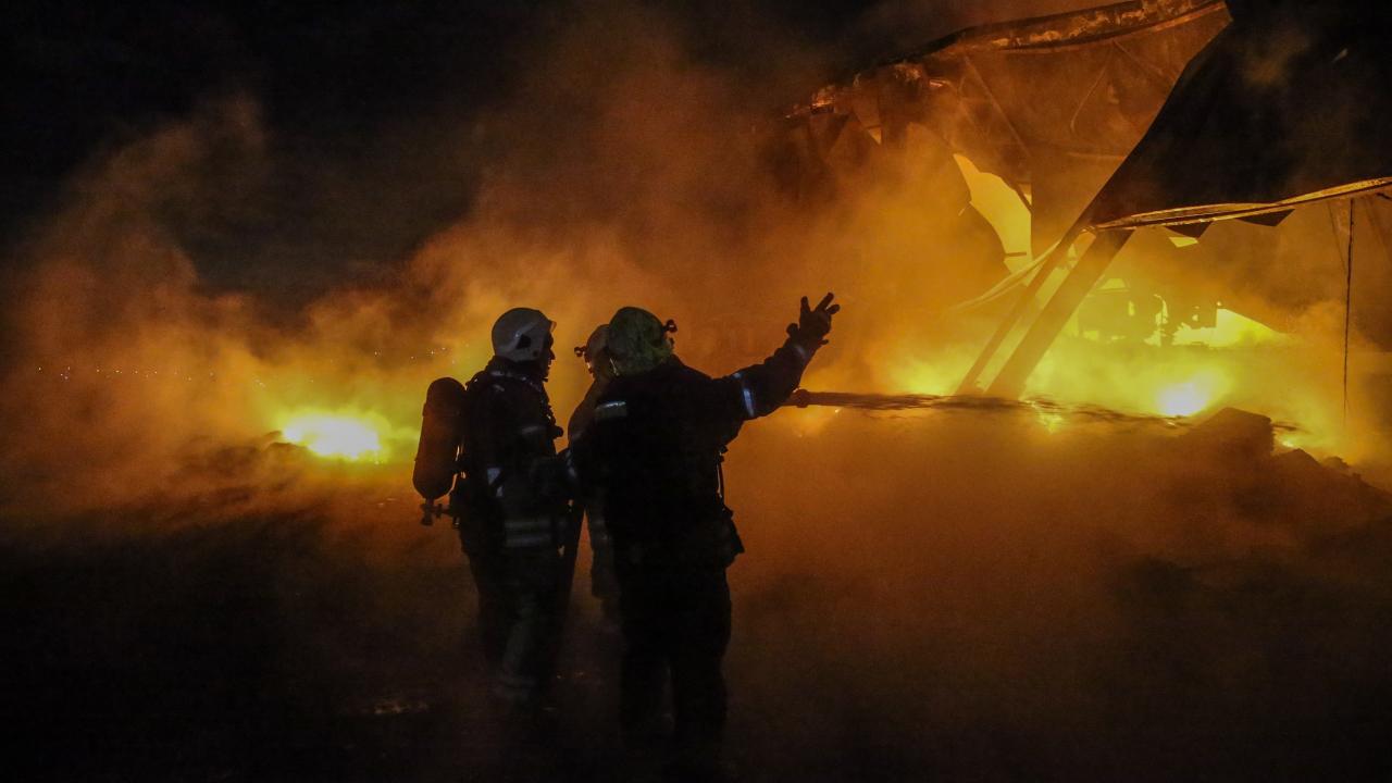 İstanbul'da fabrika yangını 4