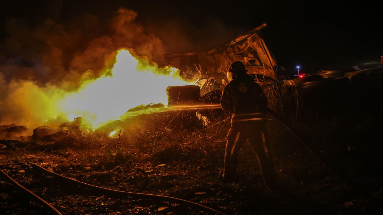 İstanbul'da fabrika yangını 13