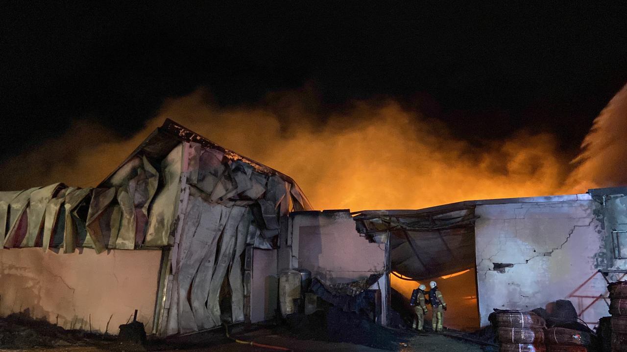 İstanbul'da fabrika yangını 10