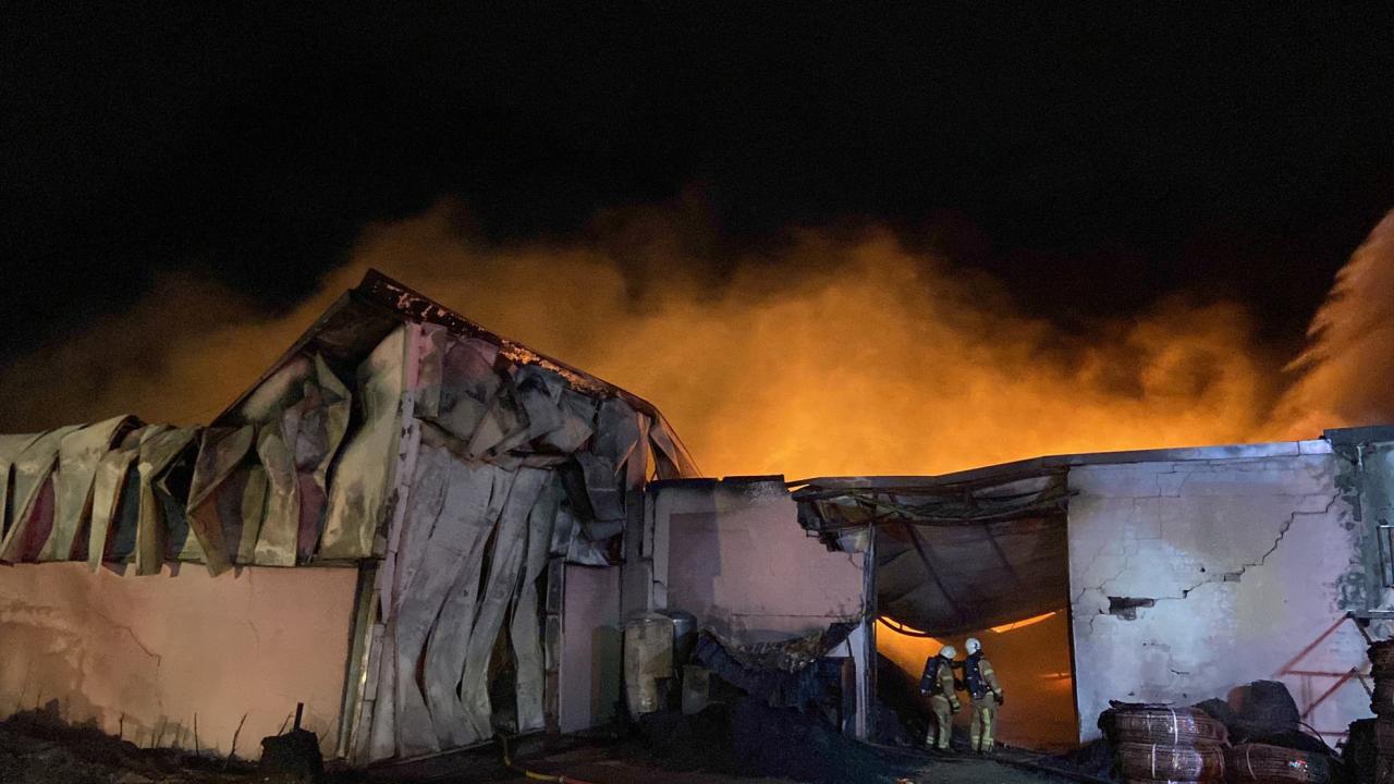 İstanbul'da fabrika yangını 7