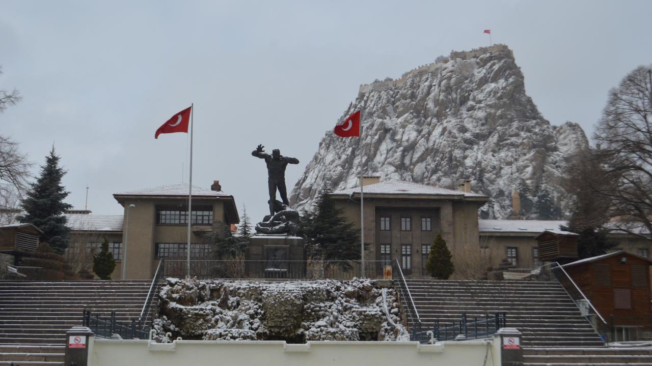 Meteoroloji'den 25 kente yoğun kar ve fırtına uyarısı 24