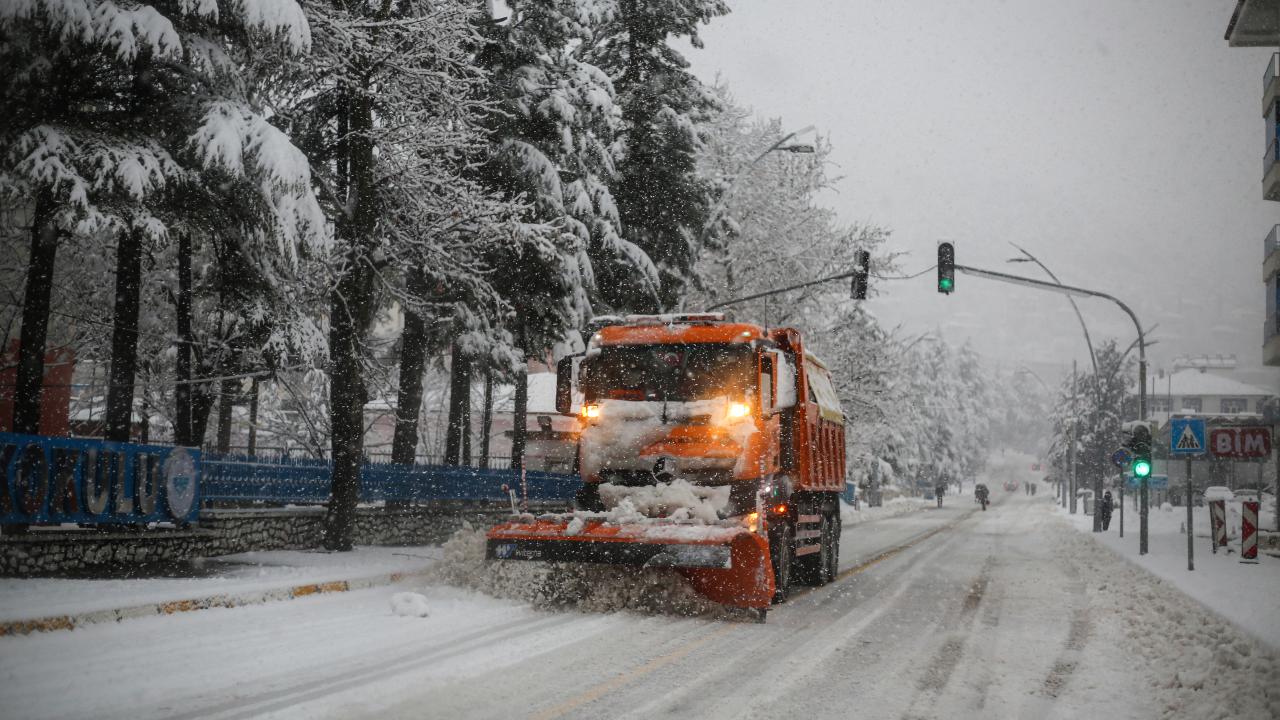 Meteoroloji'den 25 kente yoğun kar ve fırtına uyarısı 23