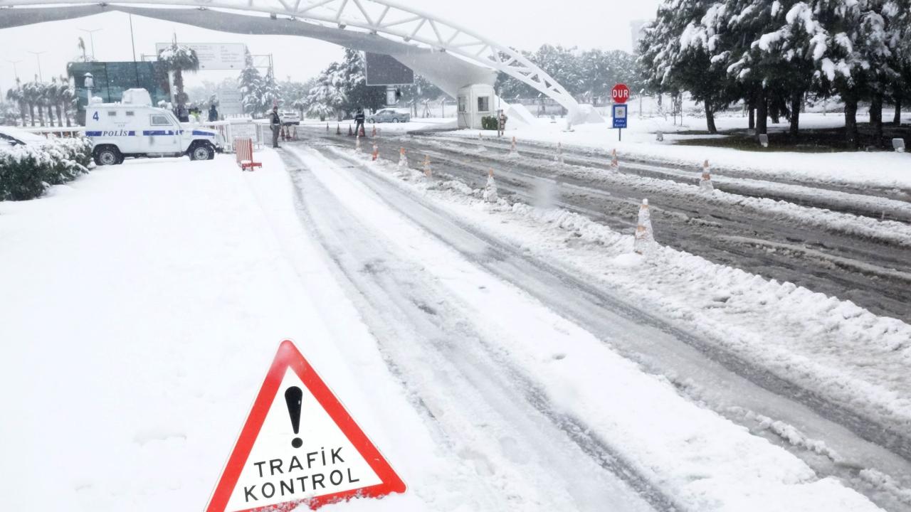 Meteoroloji'den 25 kente yoğun kar ve fırtına uyarısı 11