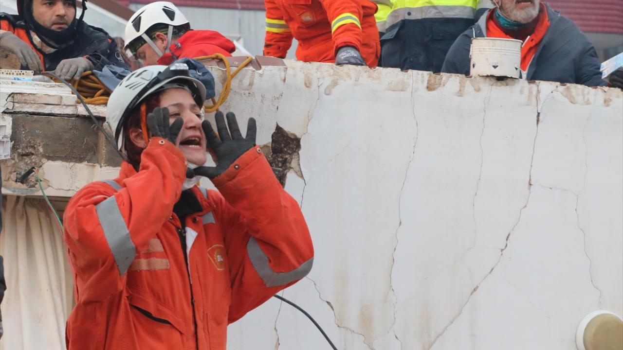 Depremden 29 saat sonra enkazdan sağ çıkarıldı, tüm Türkiye’ye umut oldu 5