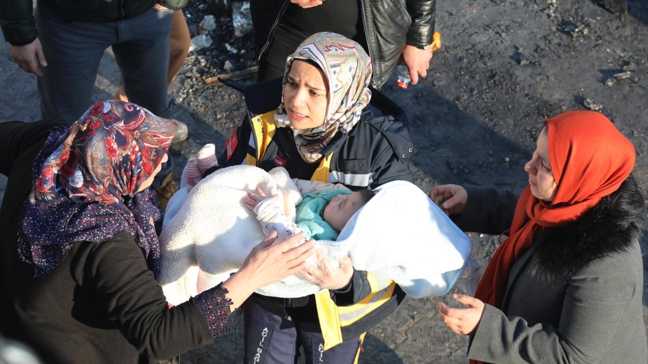 Depremden 29 saat sonra enkazdan sağ çıkarıldı, tüm Türkiye’ye umut oldu 10