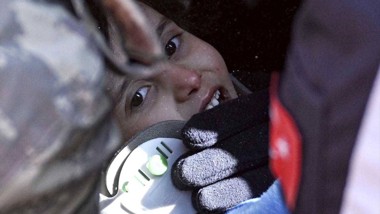 103 saat sonra gelen mucize umutları yeşertti! 3,5 yaşındaki Zeynep Ela… 1