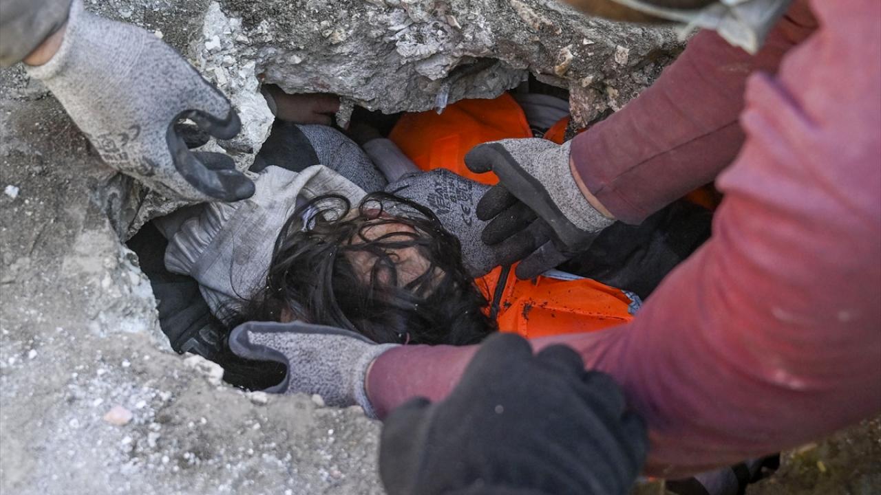 103 saat sonra gelen mucize umutları yeşertti! 3,5 yaşındaki Zeynep Ela… 6