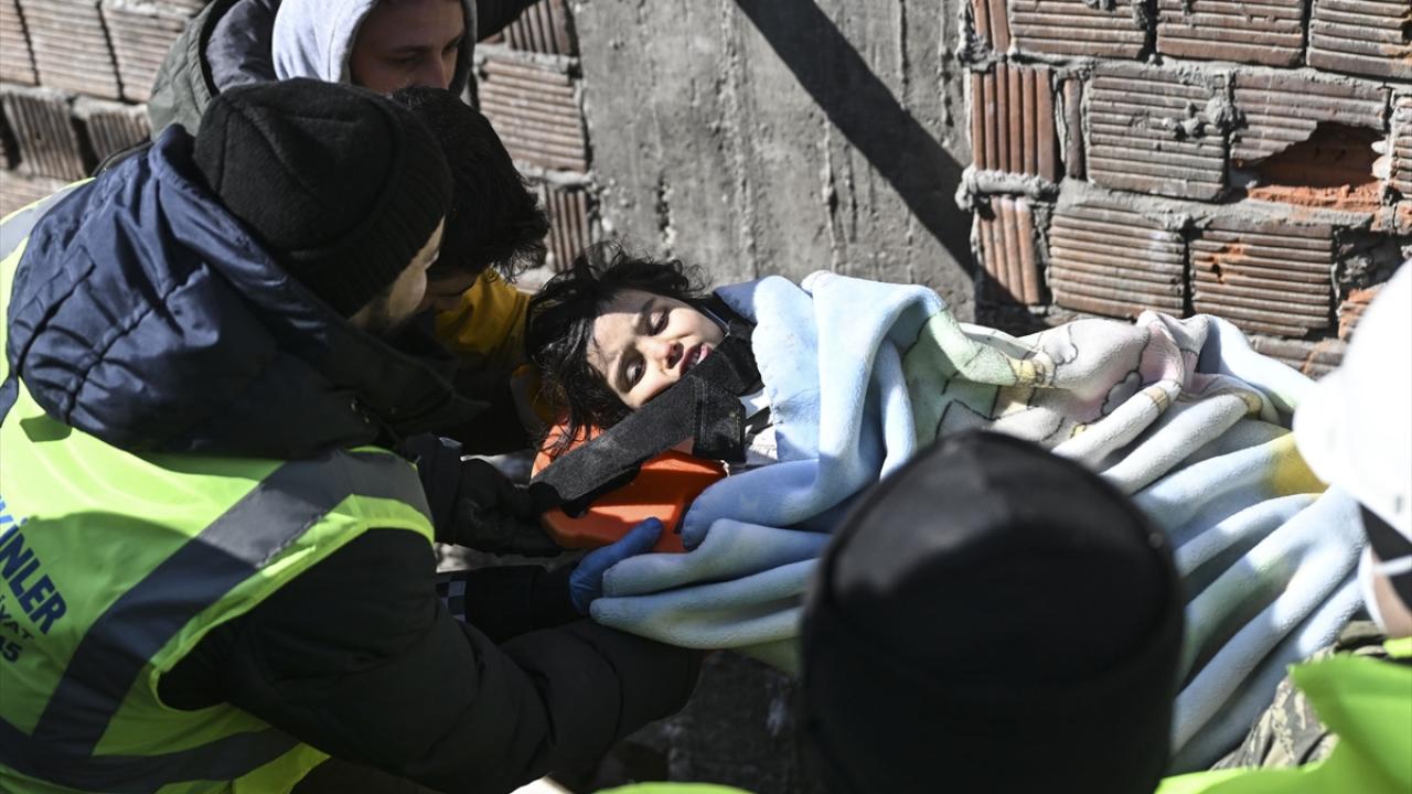 103 saat sonra gelen mucize umutları yeşertti! 3,5 yaşındaki Zeynep Ela… 3