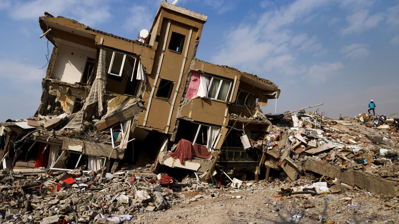 'Asrın felaketi' sonrası yıkım uyduda 4