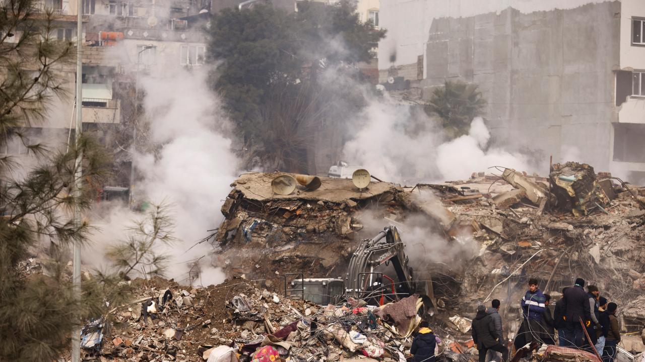 'Asrın felaketi' sonrası yıkım uyduda 5