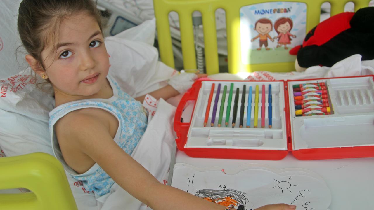 Muayene olmadan su içmek istemeyen Hazal iyileşiyor 5