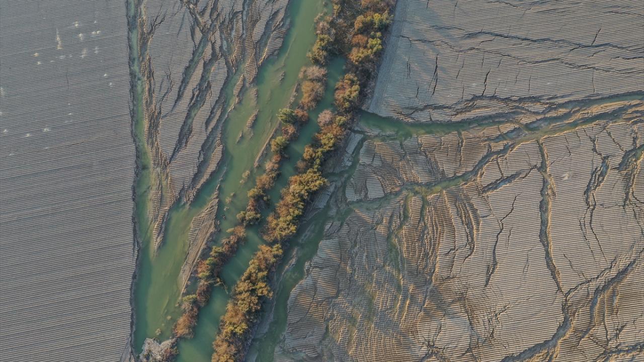 Fay hattının geçtiği yol yarıldı 1