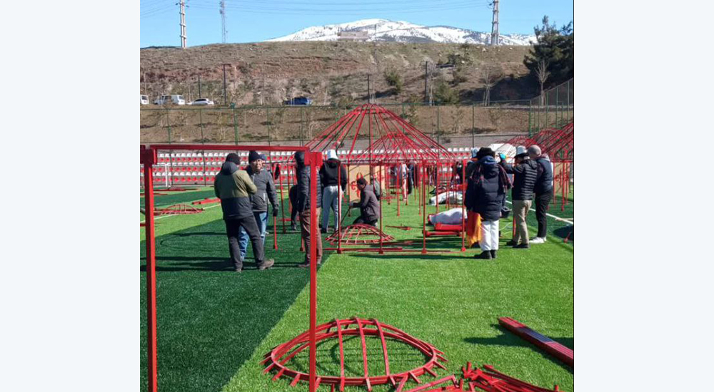 Kırgızlar depremzedelere otağ kurdu 5
