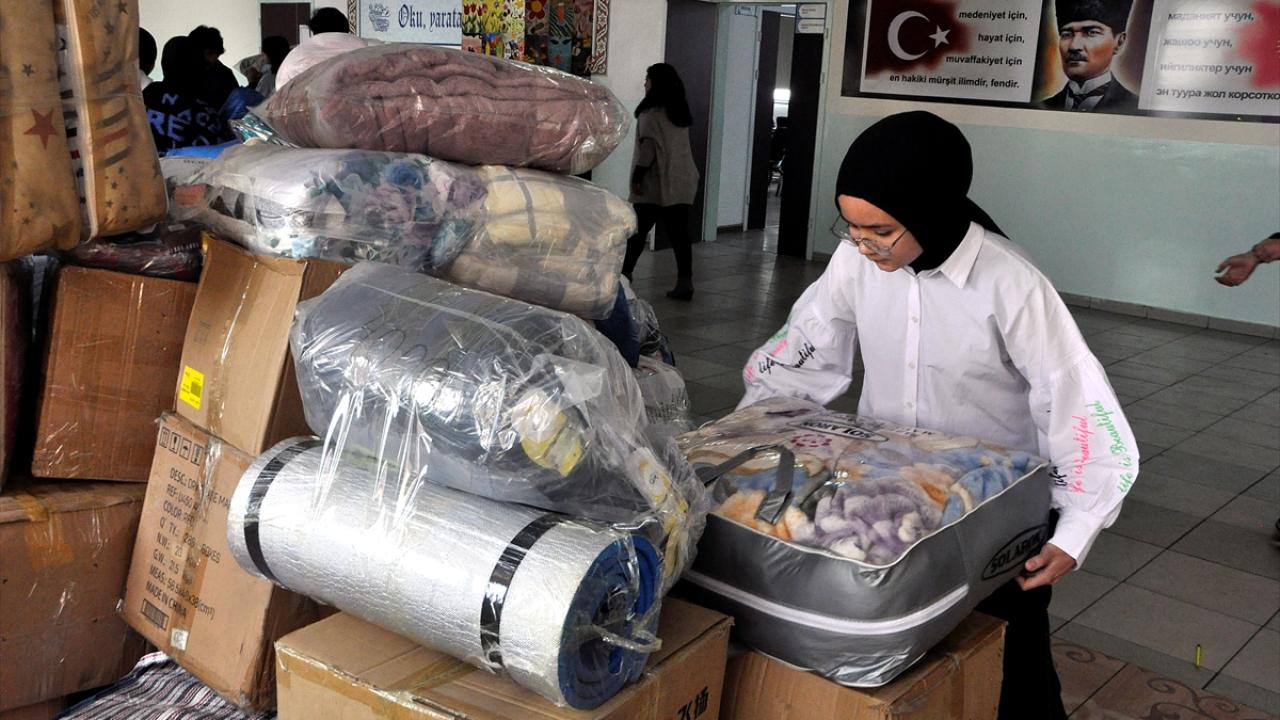 Kırgızistan'daki Türk okulları deprem bölgeleri için seferber oldu 3