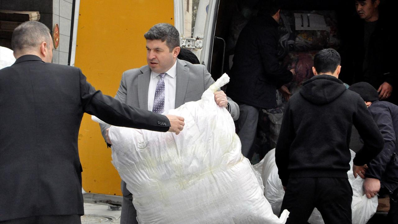 Kırgızistan'daki Türk okulları deprem bölgeleri için seferber oldu 2