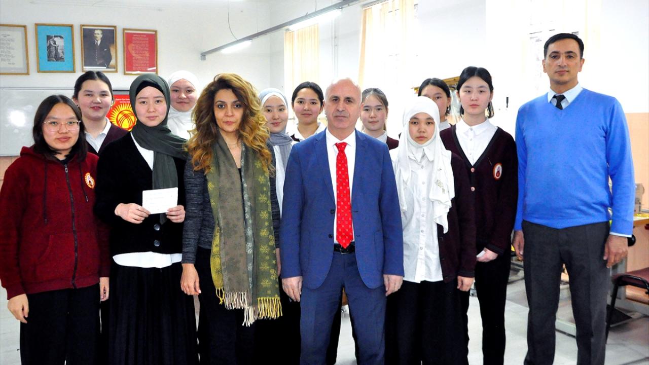 Kırgızistan'daki Türk okulları deprem bölgeleri için seferber oldu 11