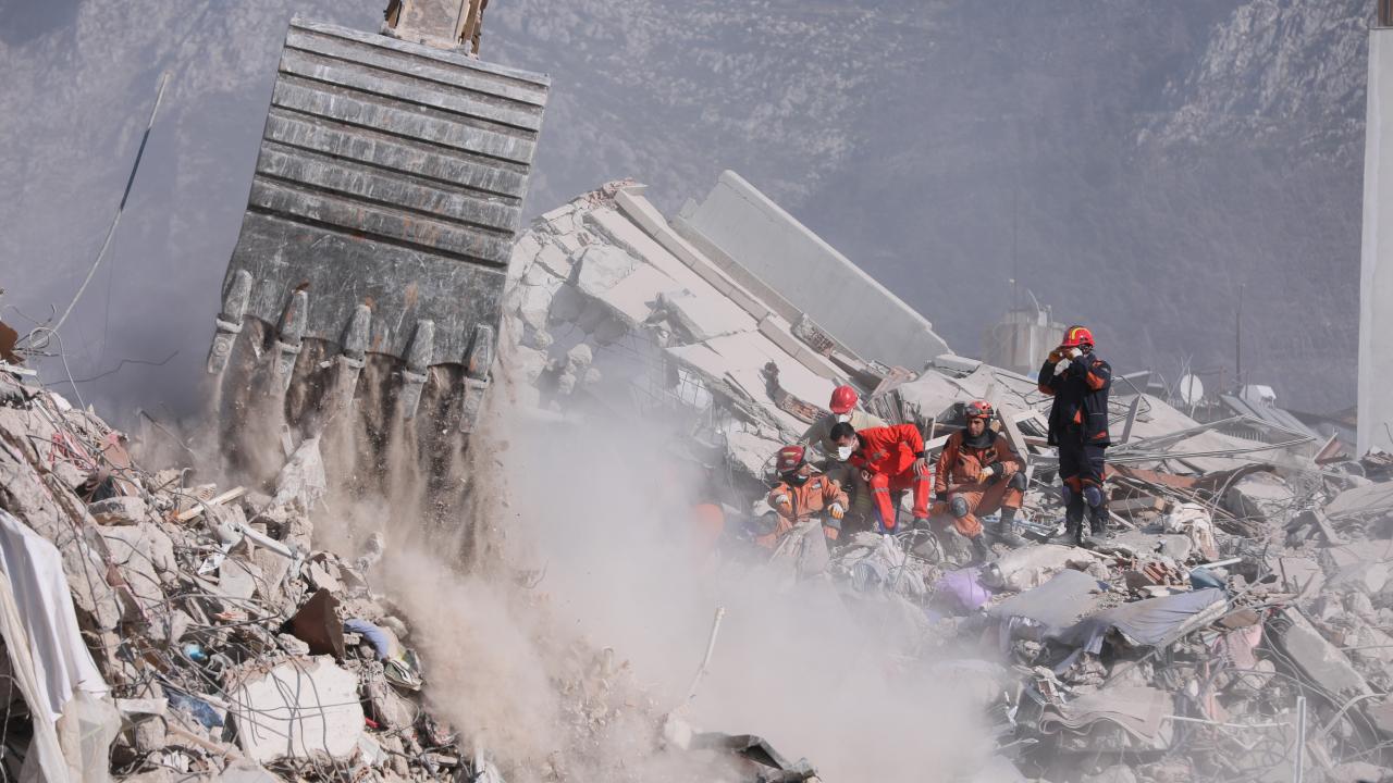 Hasar tespit çalışmaları sonrası hangi ilde kaç bina yıkılacak ? 6