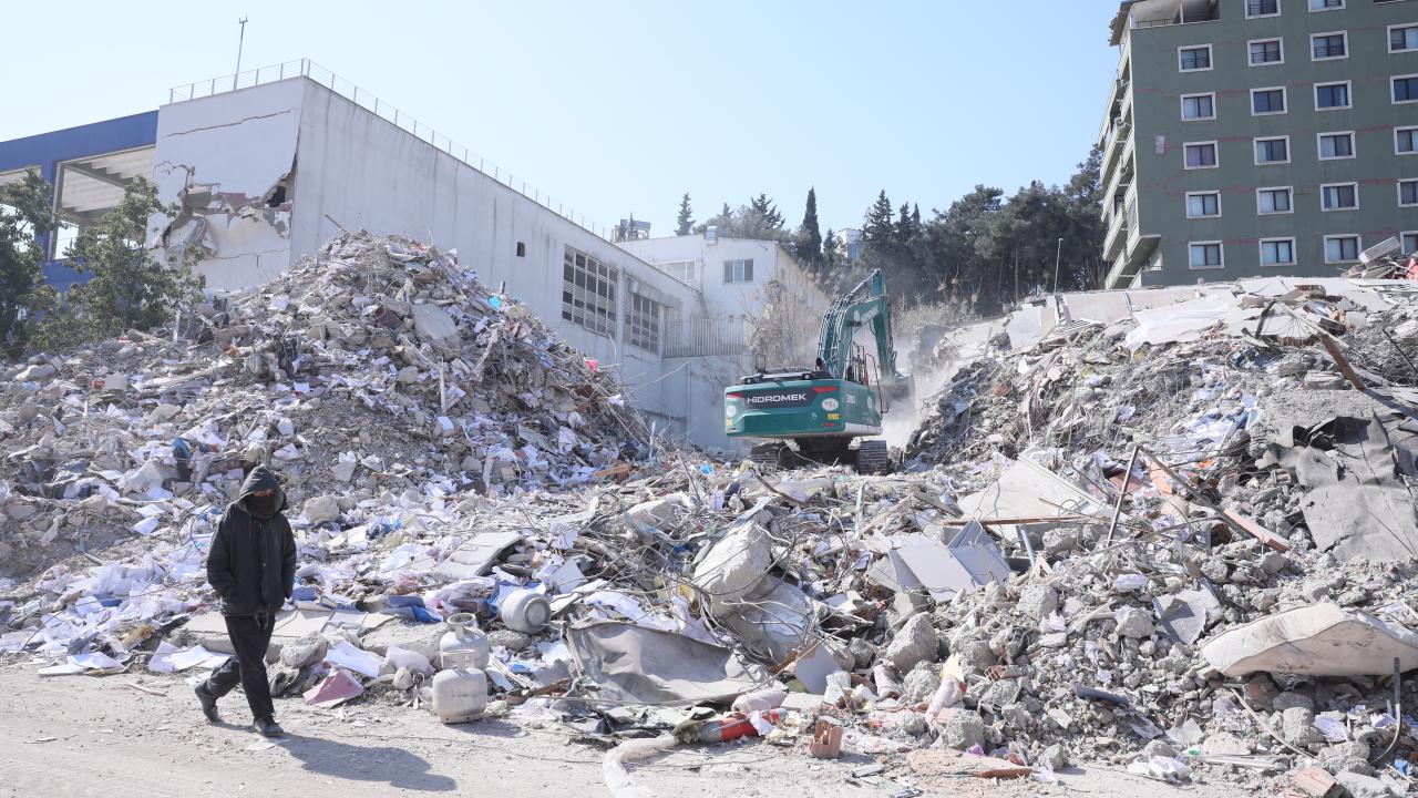 Hasar tespit çalışmaları sonrası hangi ilde kaç bina yıkılacak ? 9