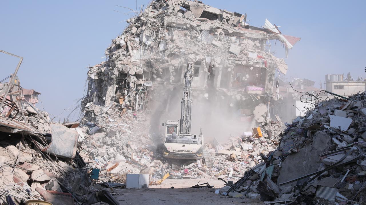 Hasar tespit çalışmaları sonrası hangi ilde kaç bina yıkılacak ? 11