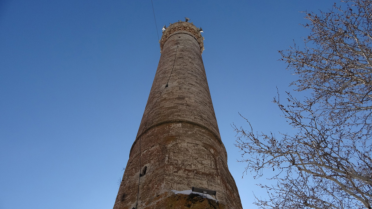 Elazığ'ın tarihi mahallesi depremlerden etkilenmedi 16