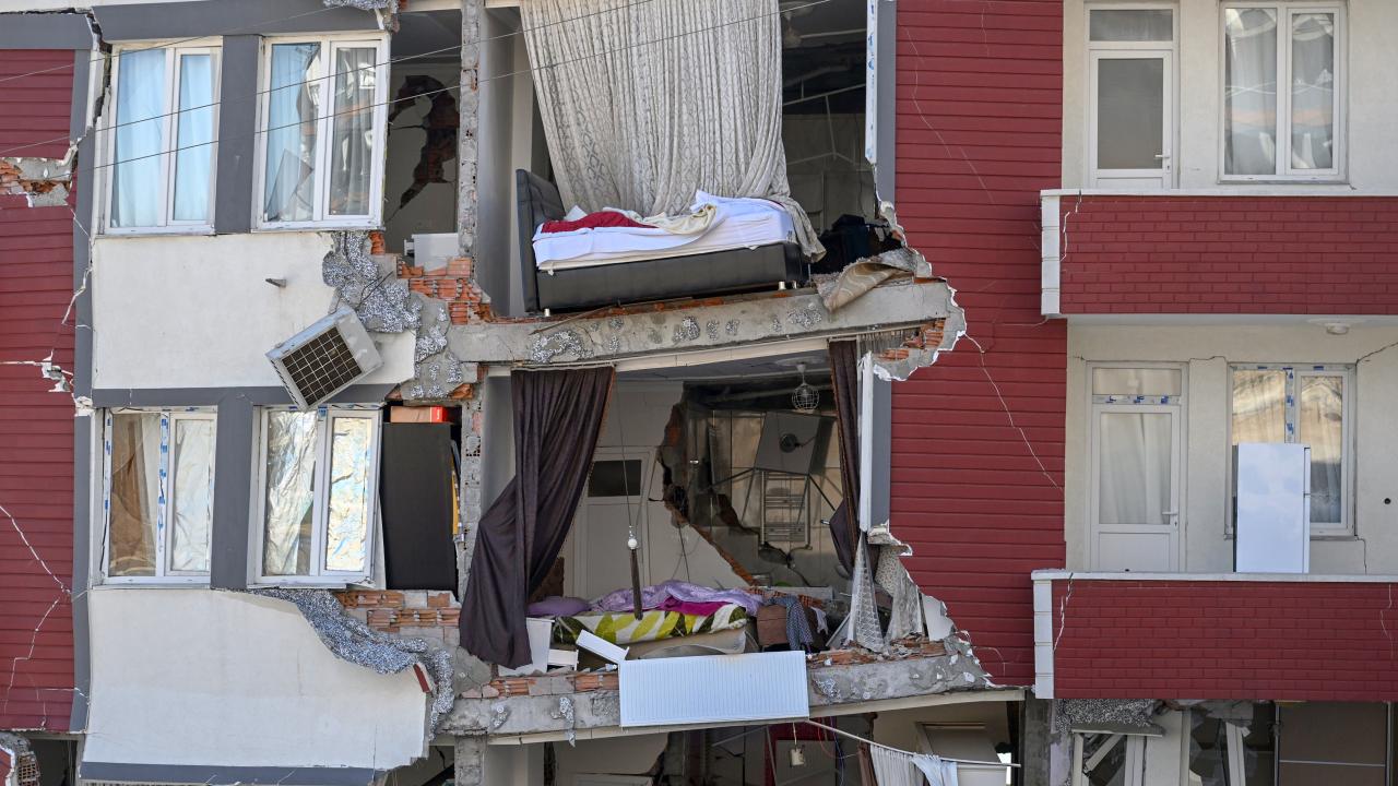 Adıyaman'da her sokak depremin acı izlerini taşıyor 14