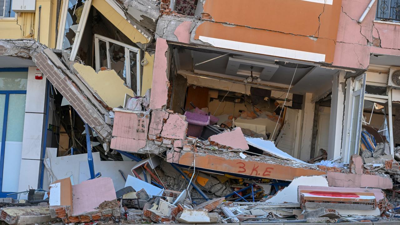 Adıyaman'da her sokak depremin acı izlerini taşıyor 7