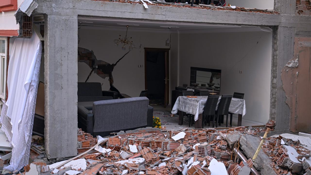 Adıyaman'da her sokak depremin acı izlerini taşıyor 4