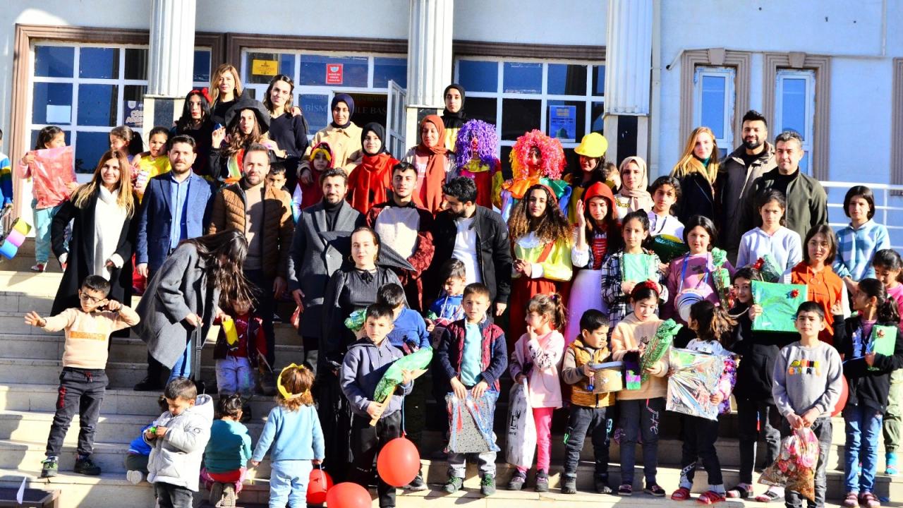 Depremzede çocuklara moral etkinliği 4