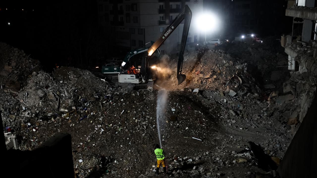 Asrın felaketinde 14. gün 8