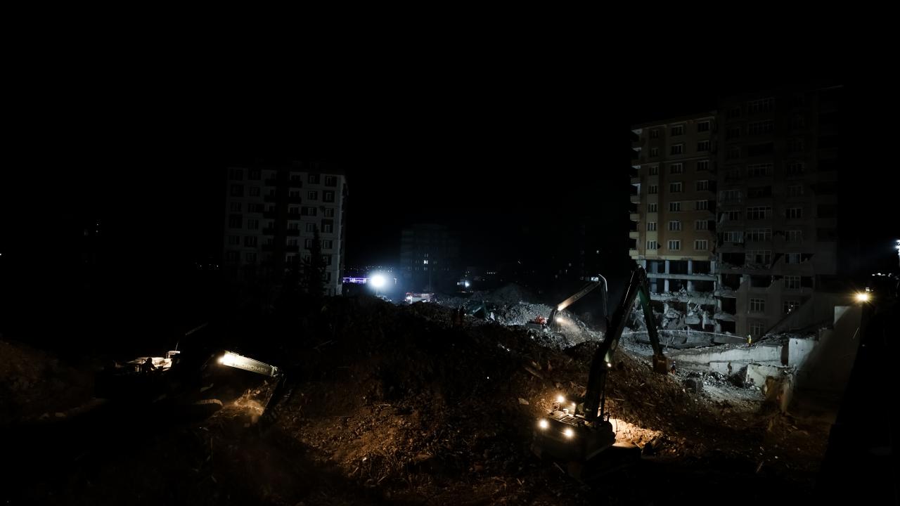 Asrın felaketinde 14. gün 6