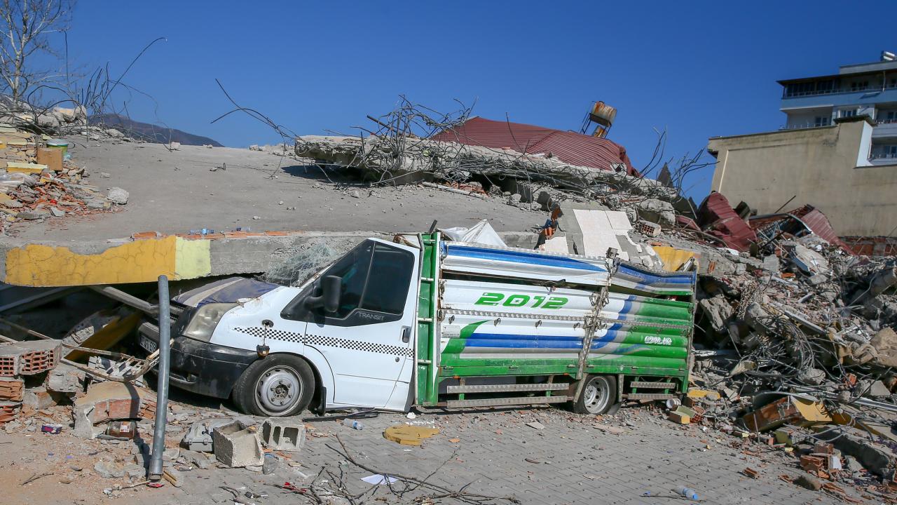 Nurdağı'nda depremlerin acı izleri 11