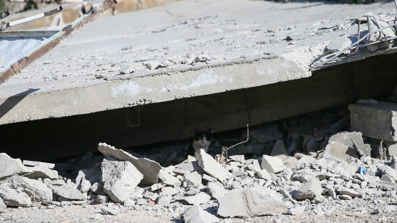 Nurdağı'nda depremlerin acı izleri 12