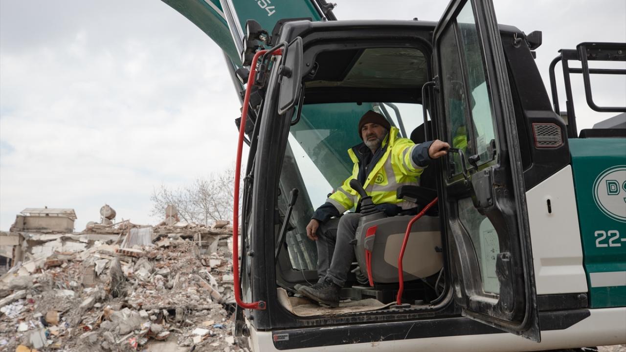 Bir can daha kurtarma umuduyla yakınlarının cenazesine dahi katılmadı 1