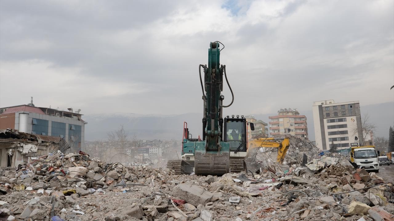 Bir can daha kurtarma umuduyla yakınlarının cenazesine dahi katılmadı 7
