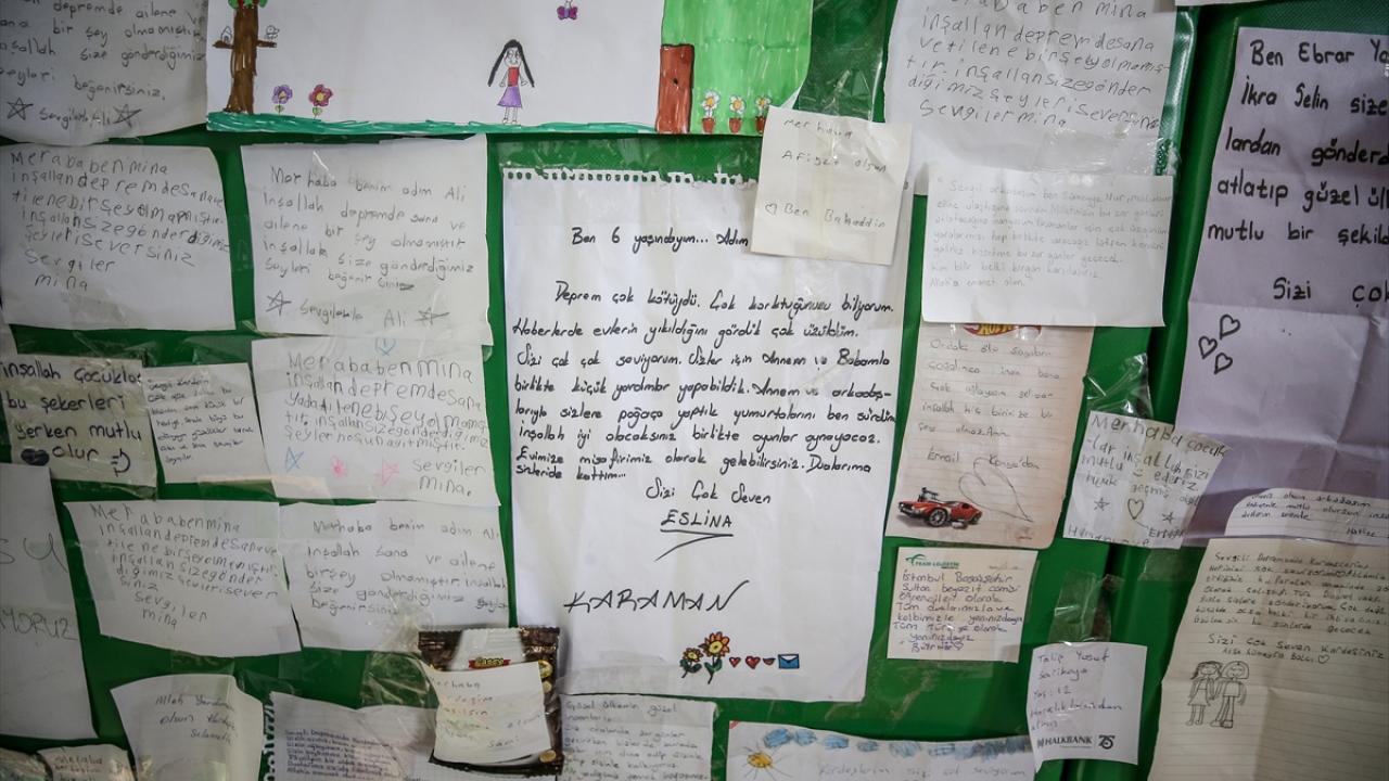 Hatay'a gönderilen yardım kolilerinden çıkan notlar duygulandırıyor 14