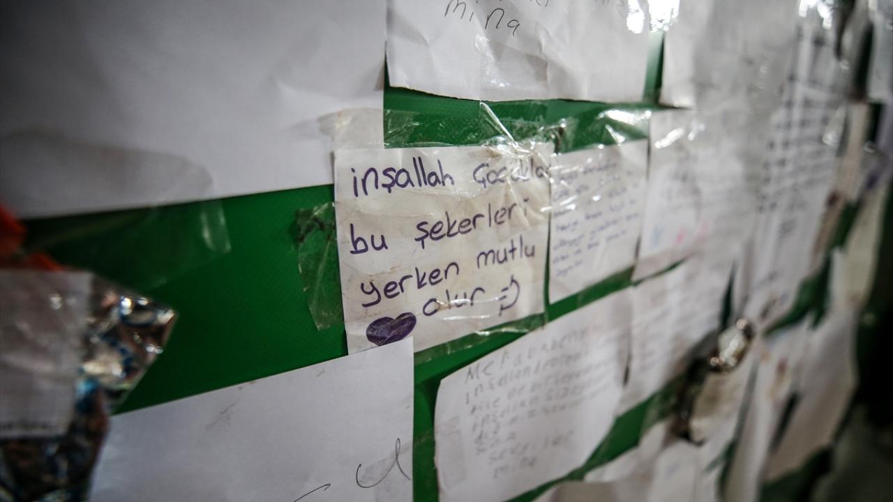 Hatay'a gönderilen yardım kolilerinden çıkan notlar duygulandırıyor 11