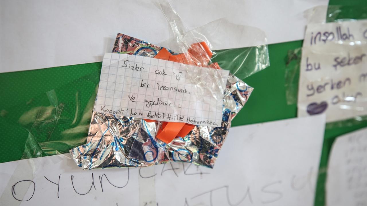 Hatay'a gönderilen yardım kolilerinden çıkan notlar duygulandırıyor 8